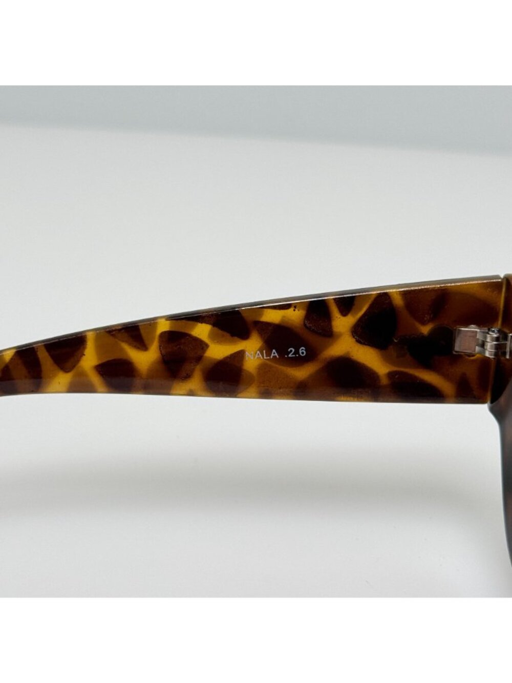 Quay Sunglasses Nala 2.6 - Picture 6 of 8